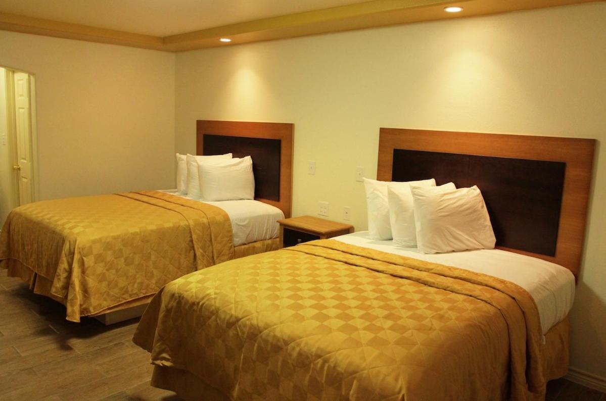 Maverick Inn Eagle Pass Bagian luar foto