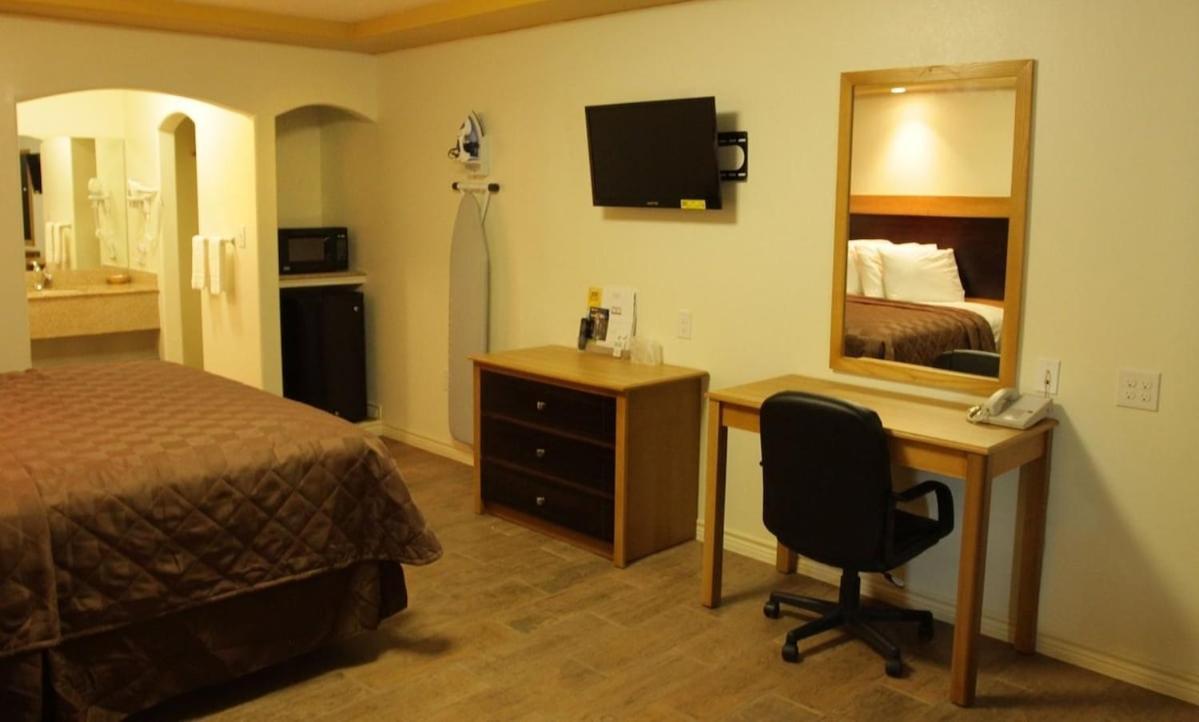 Maverick Inn Eagle Pass Bagian luar foto